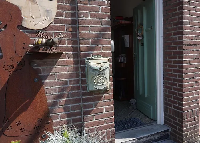 Bed & Breakfast De Bezige Bij